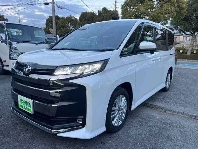Toyota Noah 2023 — миниатюра 2