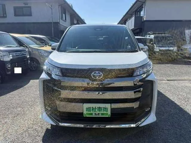 Toyota Noah 2024 — миниатюра 2