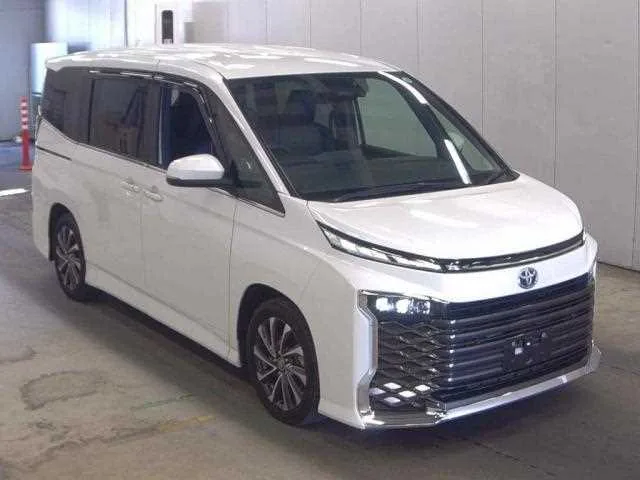 Toyota Voxy 2023 — миниатюра 3