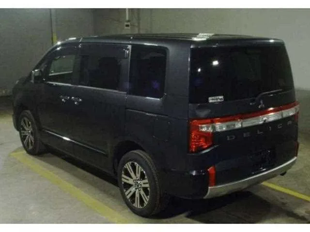 Mitsubishi Delica D5 2023 — миниатюра 2