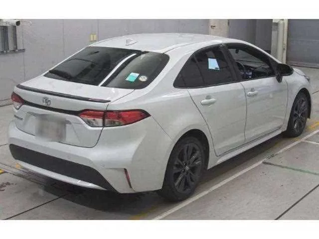 Toyota Corolla Sedan 2023 — миниатюра 2