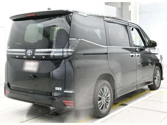 Toyota Voxy 2024 — миниатюра 5