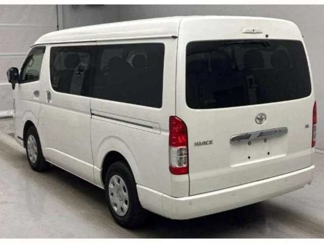 Toyota Hiace Wagon 2022 — миниатюра 2