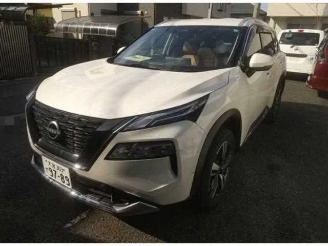 Nissan X-Trail 2023 — фото 1, купить с доставкой в Москву