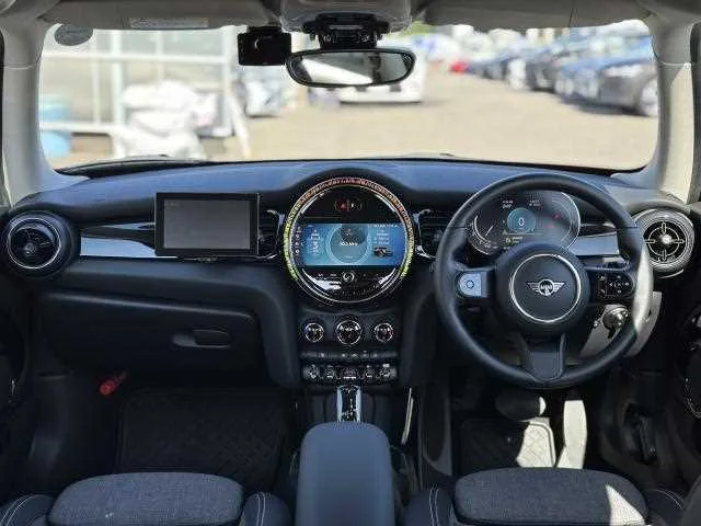 BMW MINI 2023 — миниатюра 2