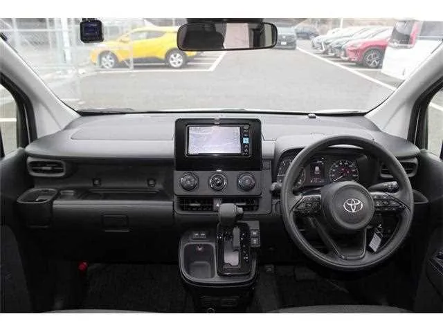 Toyota Sienta 2023 — миниатюра 2