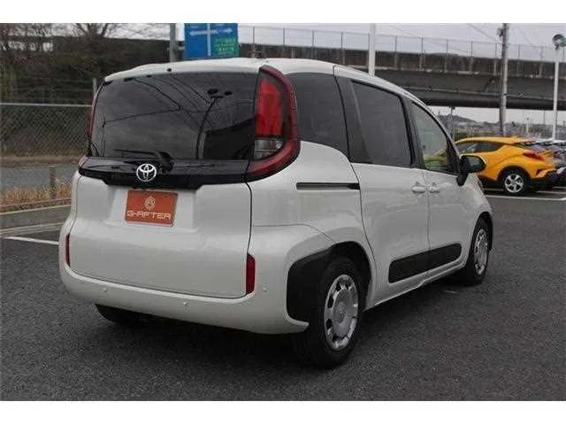 Toyota Sienta 2023 — миниатюра 3