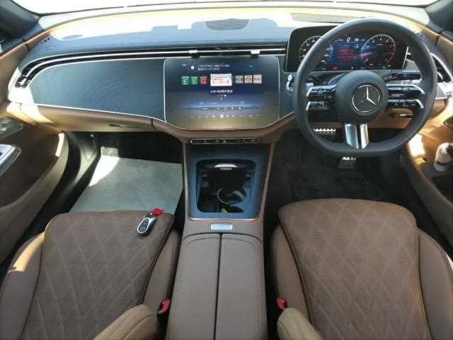 Mercedes-Benz E-Class 2025 — миниатюра 3