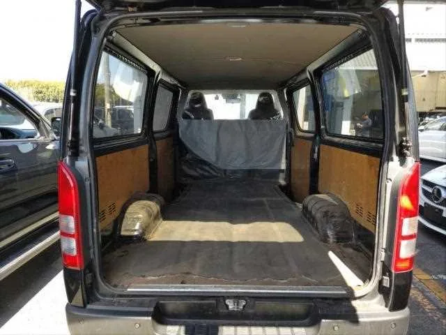 Toyota Hiace Van 2023 — миниатюра 4