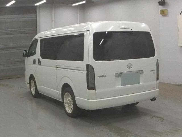 Toyota Hiace Wagon 2022 — миниатюра 2