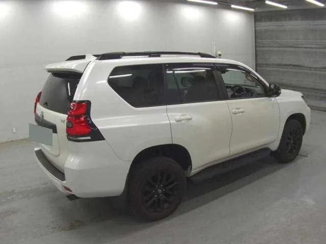 Toyota Land Cruiser Prado 2023 — миниатюра 5