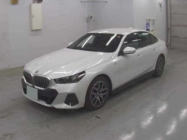 BMW 5 Series 2024 — миниатюра 4