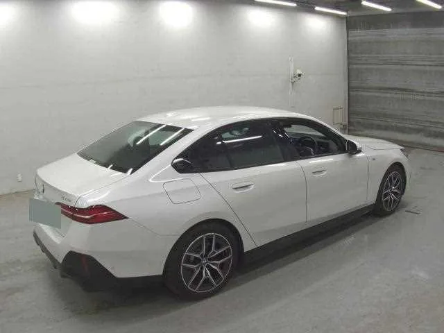 BMW 5 Series 2024 — миниатюра 5