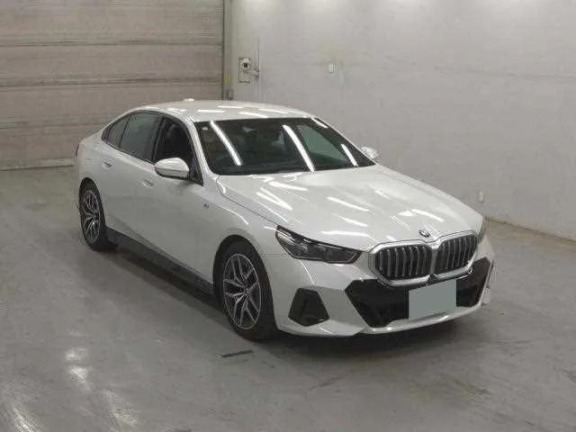 BMW 5 Series 2024 — фото 1, купить с доставкой в Москву