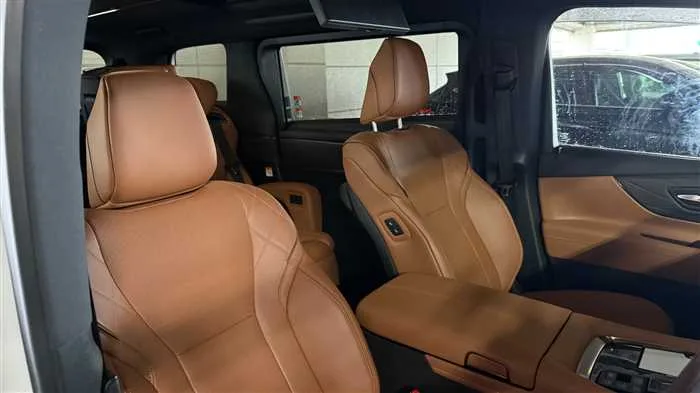 Toyota Vellfire Z 4WD 2024 — миниатюра 3