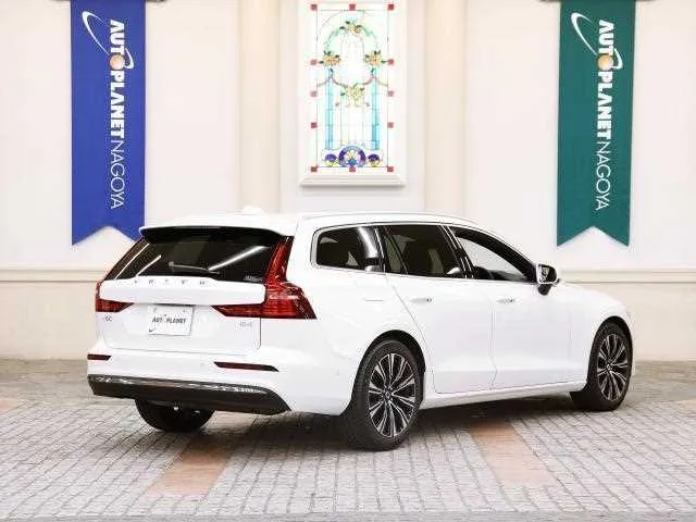 Volvo V60 2025 — миниатюра 2