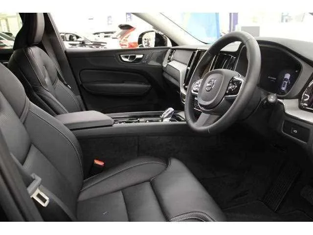 Volvo XC60 2024 — миниатюра 5