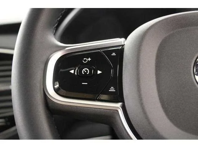 Volvo XC90 2024 — миниатюра 4