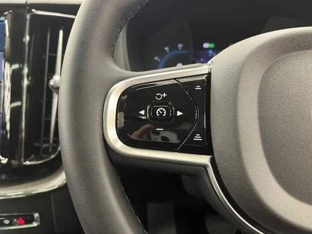Volvo XC60 2024 — миниатюра 4