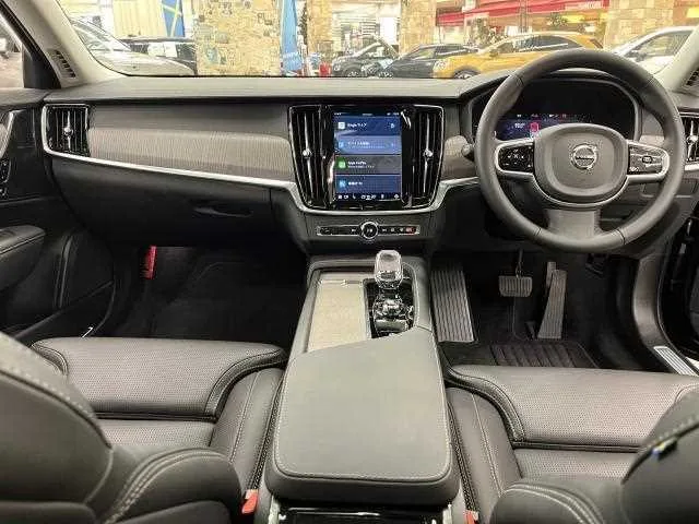 Volvo V90 2024 — миниатюра 2