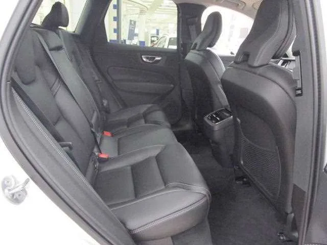 Volvo XC60 2025 — миниатюра 5