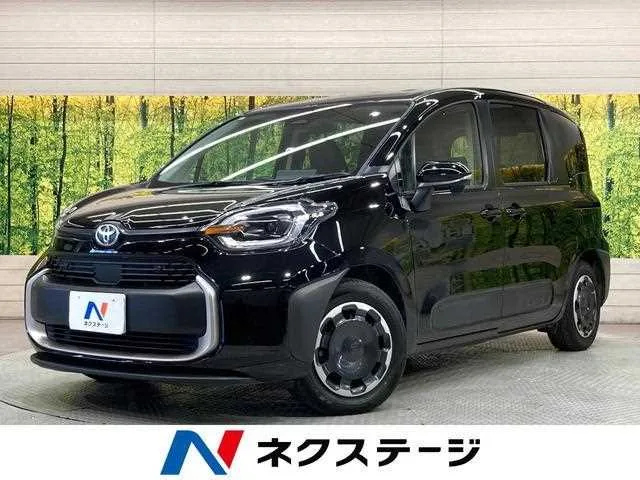 Toyota Sienta 2024 — фото 1, купить с доставкой в Москву