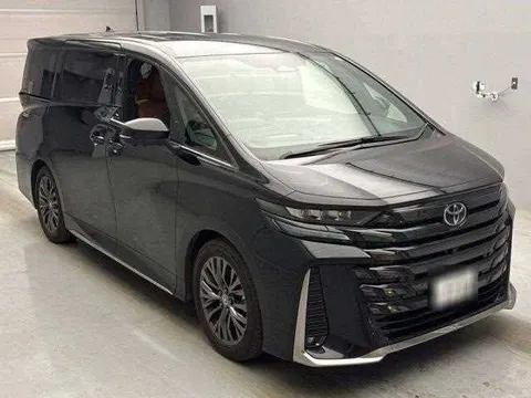 Toyota Vellfire 2025 buy in Moscow