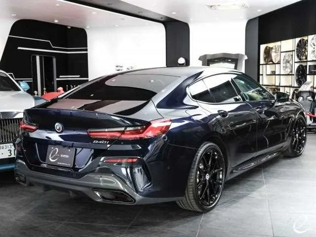 BMW 8 Series 2022 — миниатюра 2