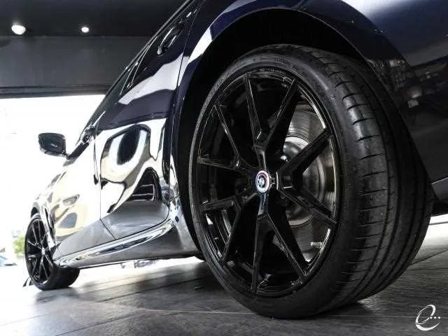 BMW 8 Series 2022 — миниатюра 3