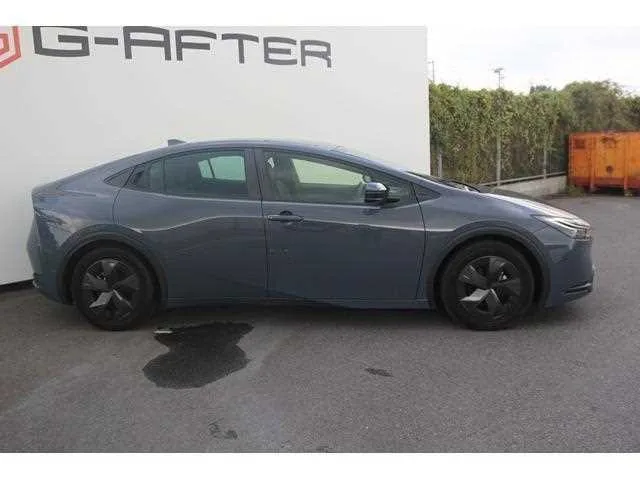 Toyota Prius 2023 — миниатюра 5
