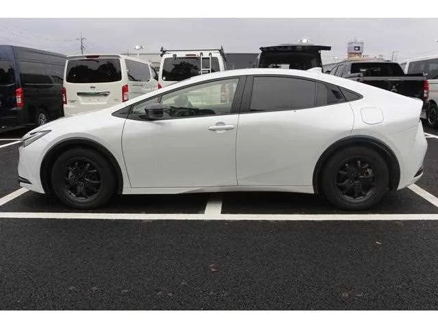 Toyota Prius 2024 — миниатюра 3