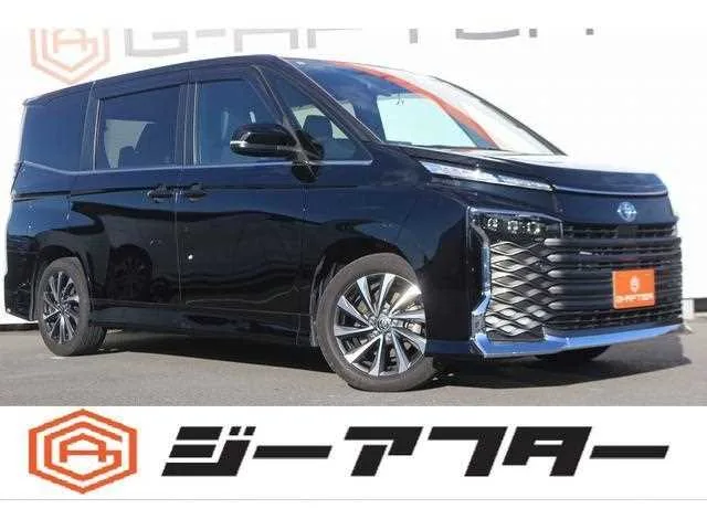 Toyota Voxy 2023 — фото 1, купить с доставкой в Москву