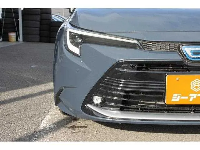 Toyota Corolla Sedan 2023 — миниатюра 4