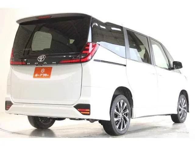 Toyota Noah 2023 — миниатюра 2