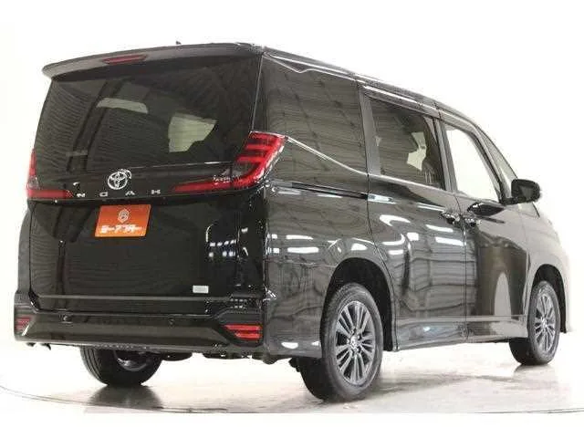 Toyota Noah 2023 — миниатюра 2