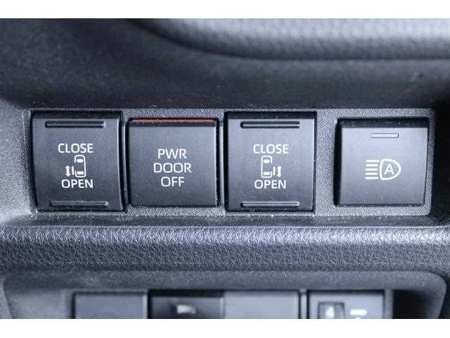Toyota Sienta 2023 — миниатюра 3