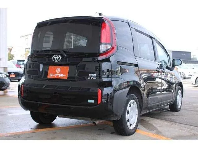 Toyota Sienta 2023 — миниатюра 4