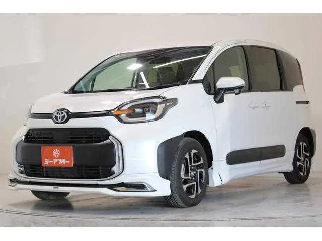 Toyota Sienta 2023 — фото 1, купить с доставкой в Москву