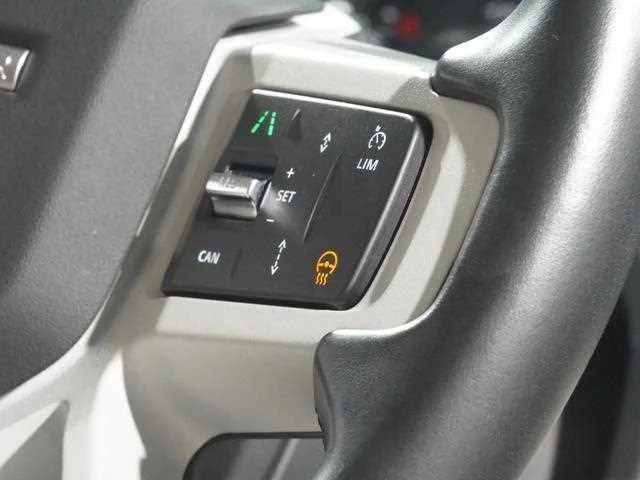 Land Rover Defender 2022 — миниатюра 3
