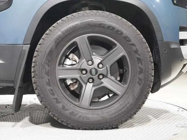 Land Rover Defender 2023 — миниатюра 3