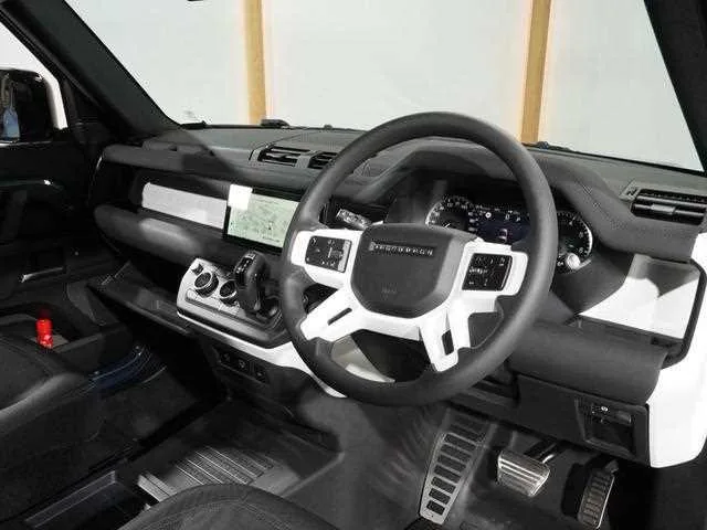 Land Rover Defender 2023 — миниатюра 4
