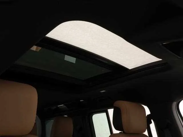 Land Rover Defender 2025 — миниатюра 3