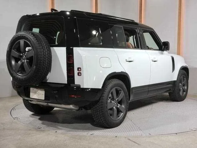 Land Rover Defender 2025 — миниатюра 4