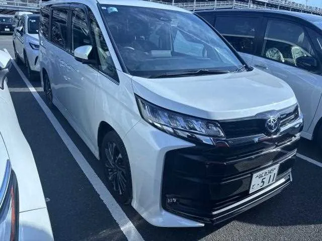 Toyota Noah 2023 — миниатюра 2