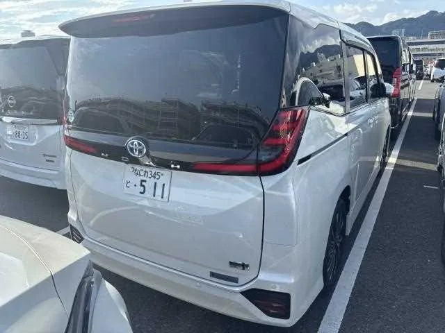 Toyota Noah 2023 — миниатюра 5