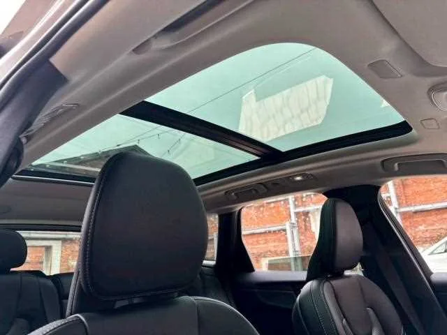 Volvo XC60 2025 — миниатюра 4