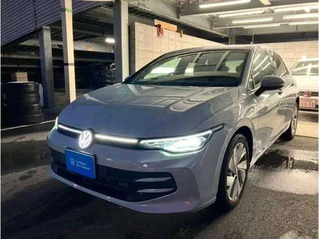 Volkswagen Golf 2025 — фото 1, купить с доставкой в Москву