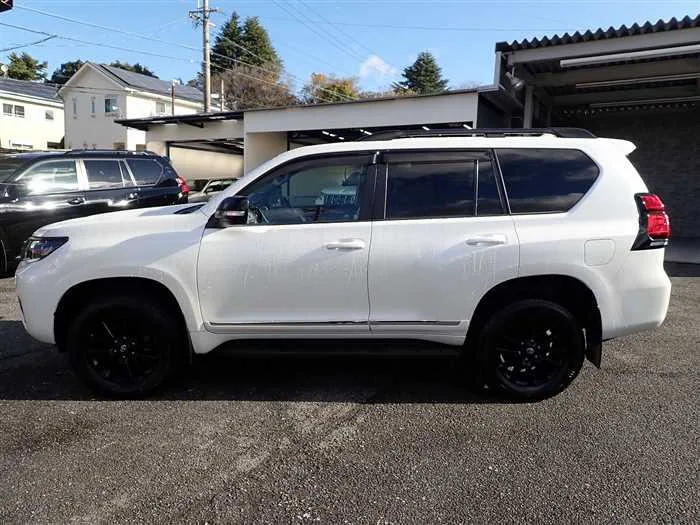Toyota Land Cruiser Prado TX-L 2022 — миниатюра 2
