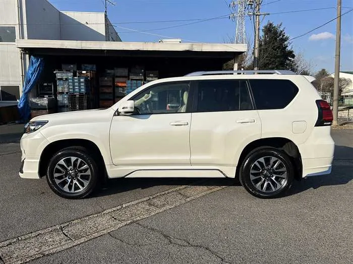 Toyota Land Cruiser Prado TX-L 2023 — миниатюра 2