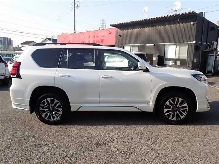 Toyota Land Cruiser Prado TX-L 2023 — миниатюра 3